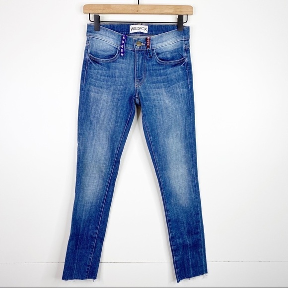 Wildfox Marianne Mid Rise Embroidered Belt Loop Medium Wash Raw Hem Skinny Jeans - Picture 1 of 10